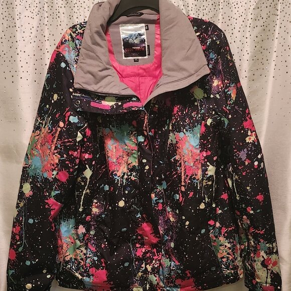 ❄️ Stay warm and stylish on the slopes! - Picture 1 of 3